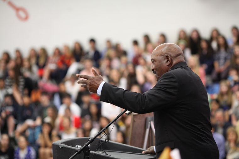 Jim Brown inducted to county high school sports hall