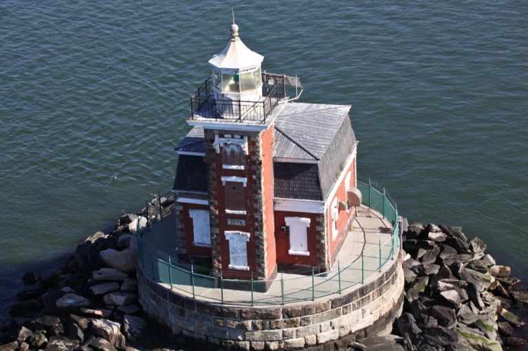 Schumer calls for federal funding for Stepping Stones Lighthouse