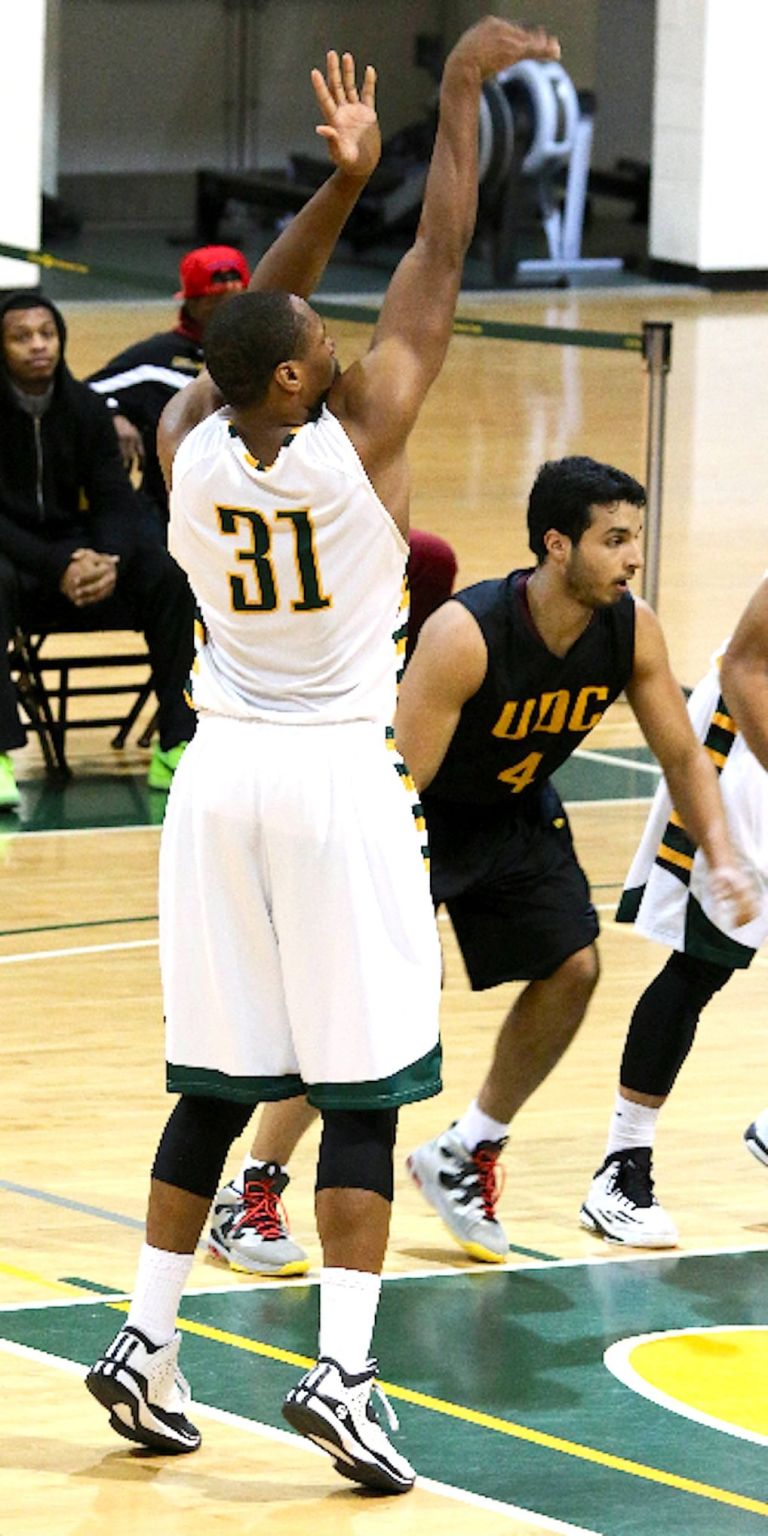 LIU Post Men hurdle UDC, 74-61