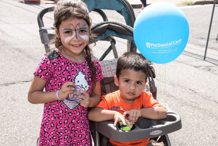 Mineola Street Fair grows into new location Mineola Street Fair grows into new location