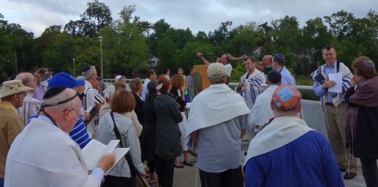 Temple holds morning service and 9/11 memorial at dedicated bridge