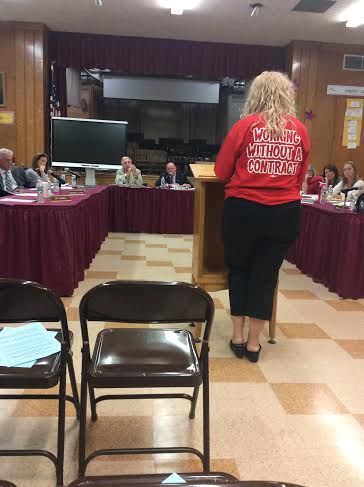 New Hyde Park school district workers push for contract
