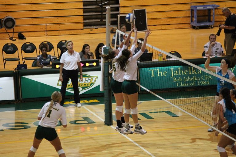 Men win, women fall in LIU Post soccer action