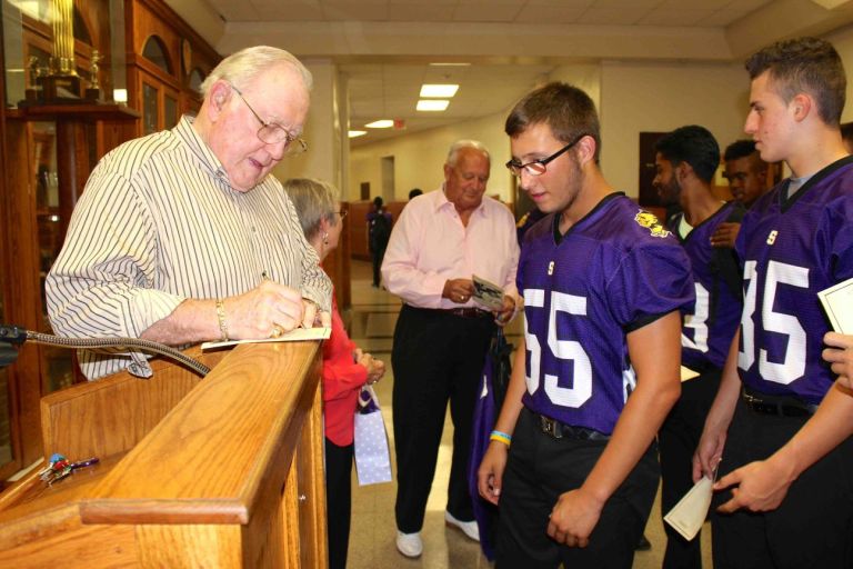 Sewanhaka celebrates former Jet, alum Sewanhaka celebrates former Jet, alum
