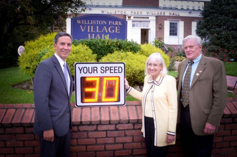 Williston Park, East Williston to get speed signs
