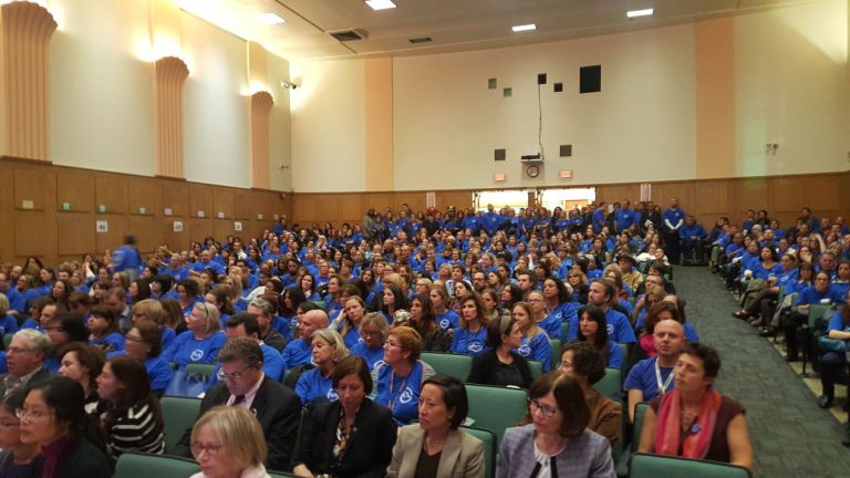 Great Neck Teachers Association urges school board to hurry contract negotiations