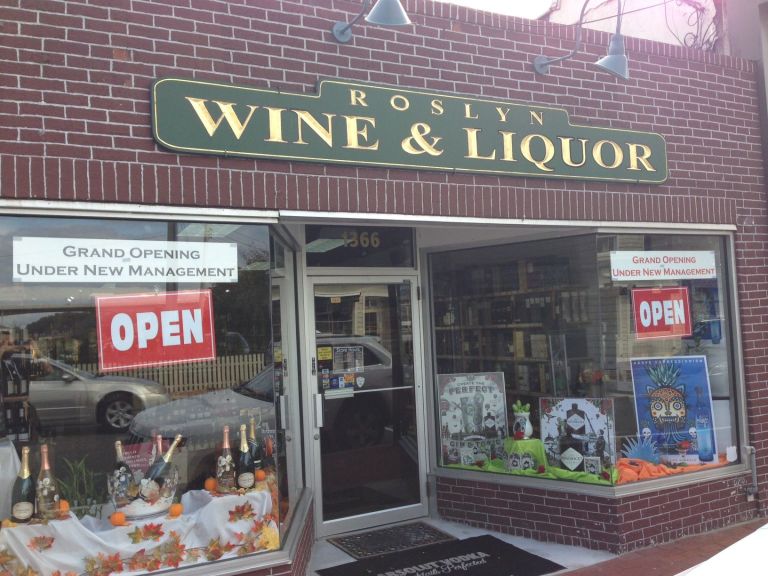 Roslyn Wine and Liquor holds grand opening ceremony