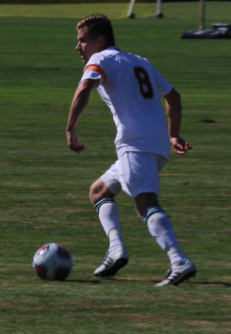 Ilias leads Lady Pioneers past Pace, 3-1 Ilias leads Lady Pioneers past Pace, 3-1