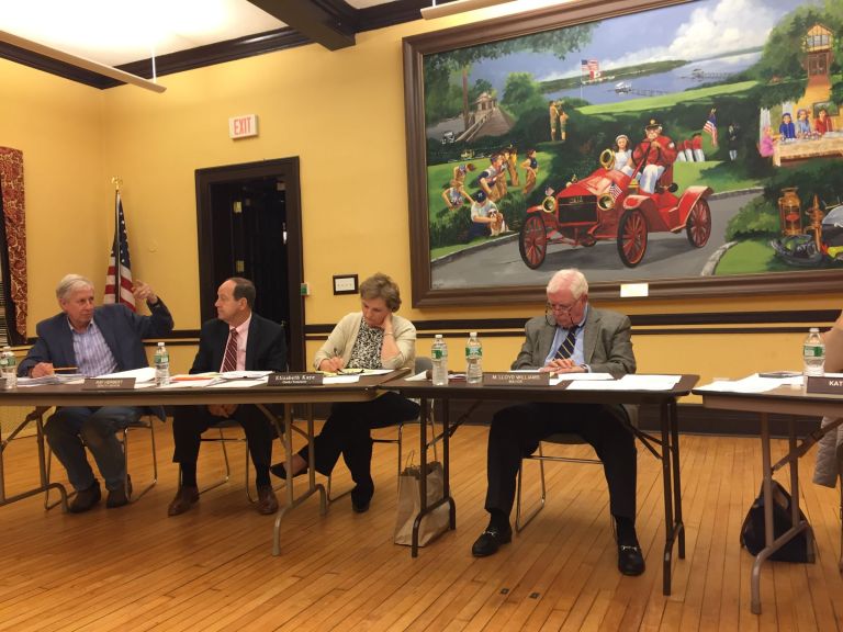 Plandome Board of Trustees introduces home rental regulations bill