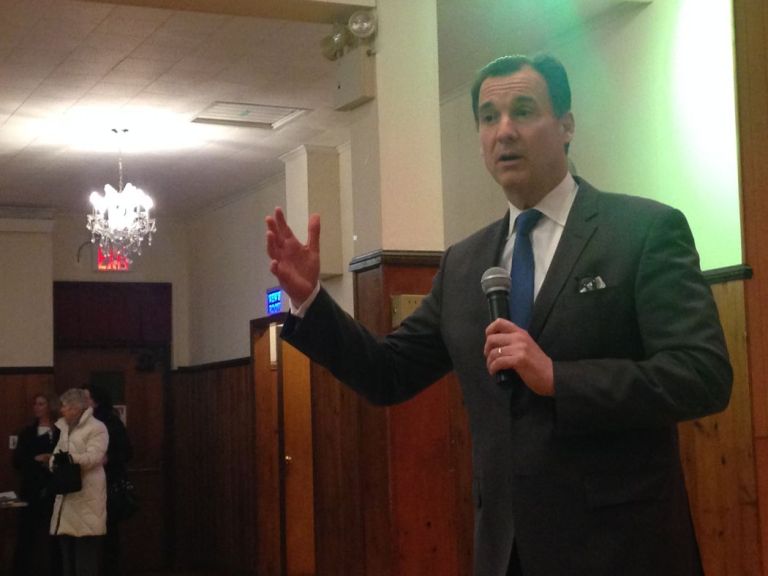 Tom Suozzi gathers support at Glen Cove ‘town hall’