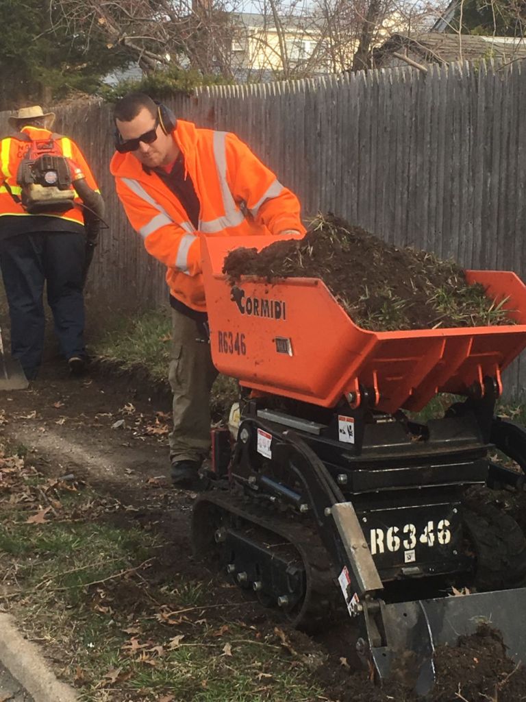 Civic groups take out trash on NHP thoroughfares Civic groups take out trash on NHP thoroughfares