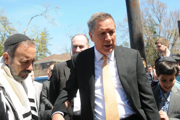 John Kasich visits Great Neck Synagogue before second place primary finish