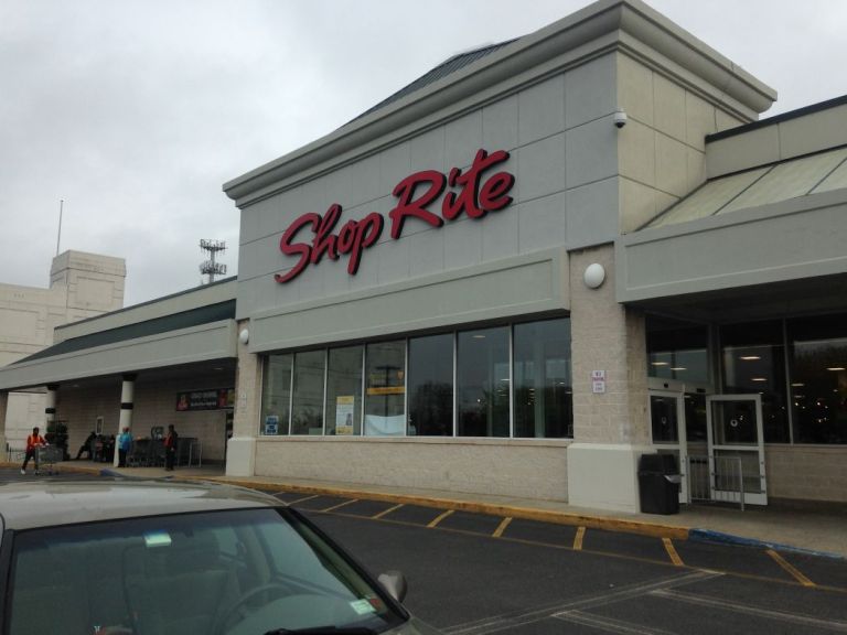 ShopRite opens in New Hyde Park, replacing Pathmark