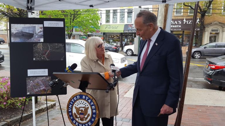 Schumer calls for federal, state agencies to “unlock” $2M in Town of North Hempstead funding Schumer calls for federal, state agencies to “unlock” $2M in Town of North Hempstead funding