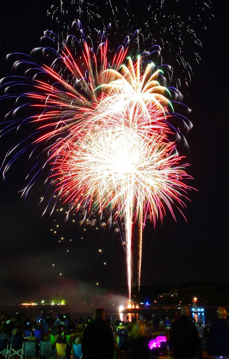 Fireworks to light up Port Washington beach park Fireworks to light up Port Washington beach park