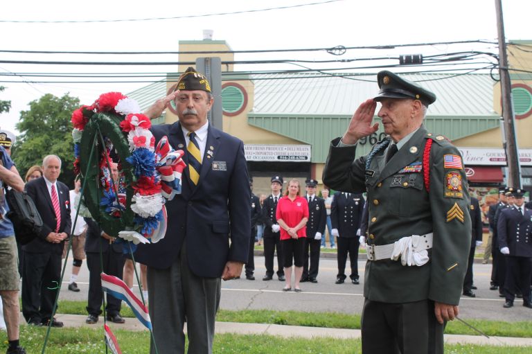 Albertson VFW ignores weather to honor fallen heroes Albertson VFW ignores weather to honor fallen heroes