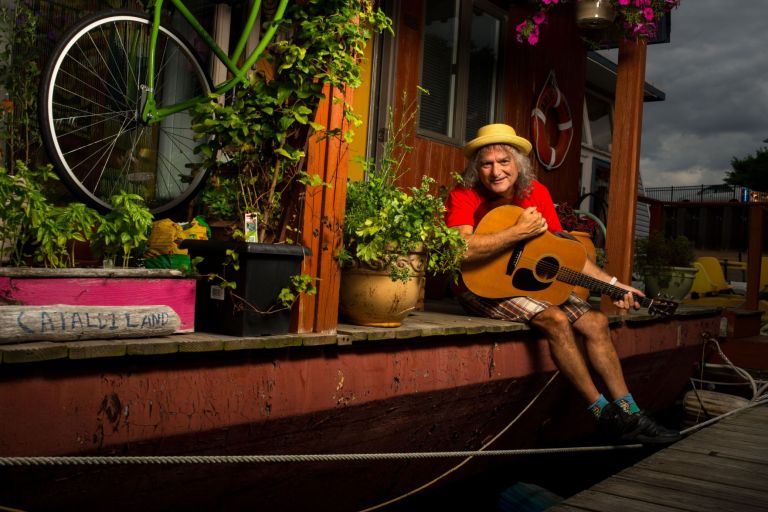 For Port musician, a waterfront vibe For Port musician, a waterfront vibe