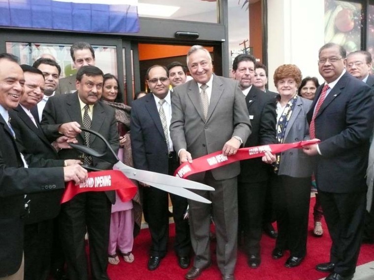 Upscale market opens on Hillside Upscale market opens on Hillside