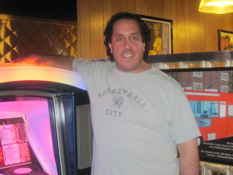 Eddie’s Pizza makes local global