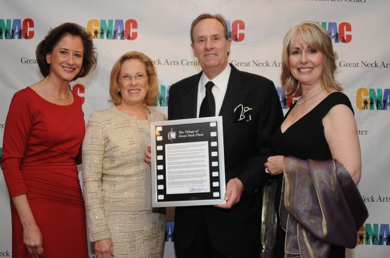 Loss of support threatens arts center Loss of support threatens arts center