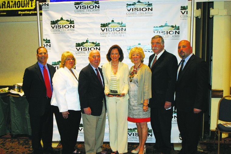 Vision LI honors GN Plaza mayor Vision LI honors GN Plaza mayor
