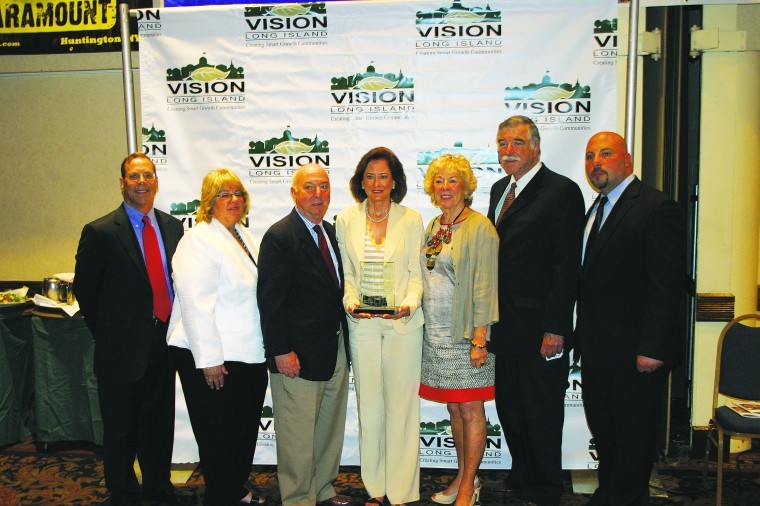 Vision LI honors GN Plaza mayor