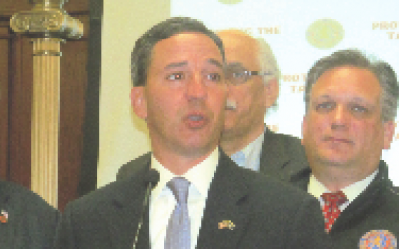 Mangano, Martins celebrate MTA ruling Mangano, Martins celebrate MTA ruling