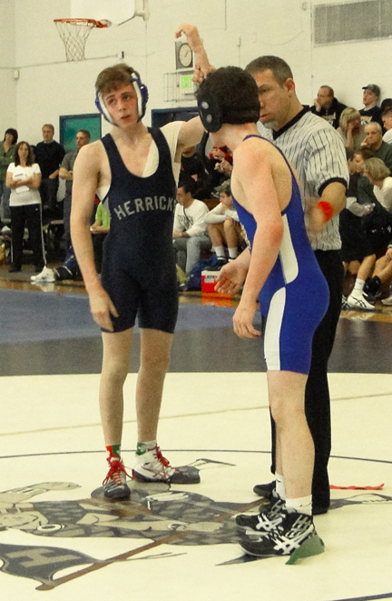 Highlanders shine in home mat tourney