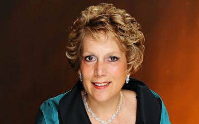 DiCamillo takes reins at library DiCamillo takes reins at library