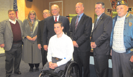 Mineola vets honor wounded warrior Mineola vets honor wounded warrior