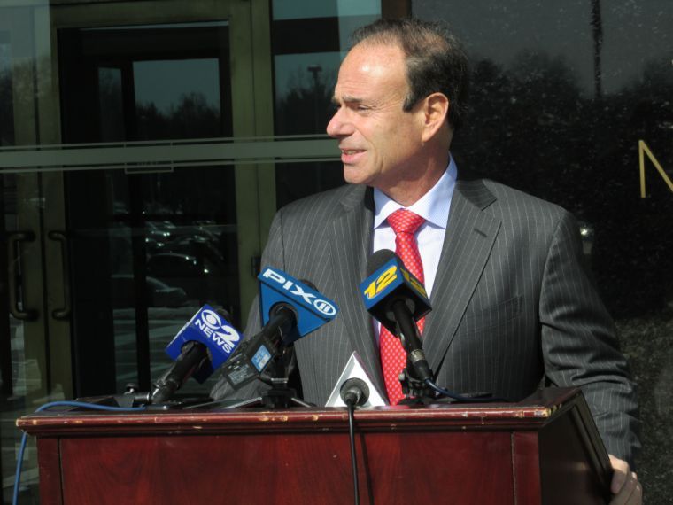 Suozzi seeks rematch with Mangano