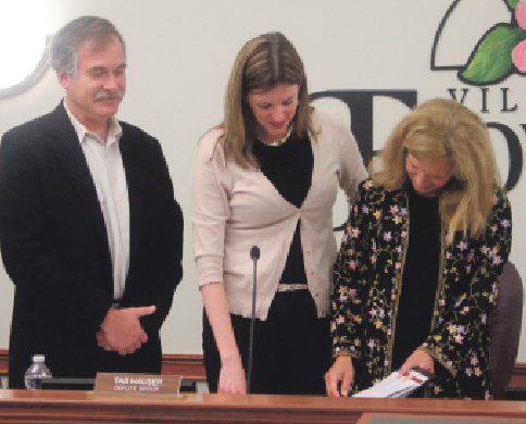 Flower Hill adopts budget, swears in Mills Flower Hill adopts budget, swears in Mills