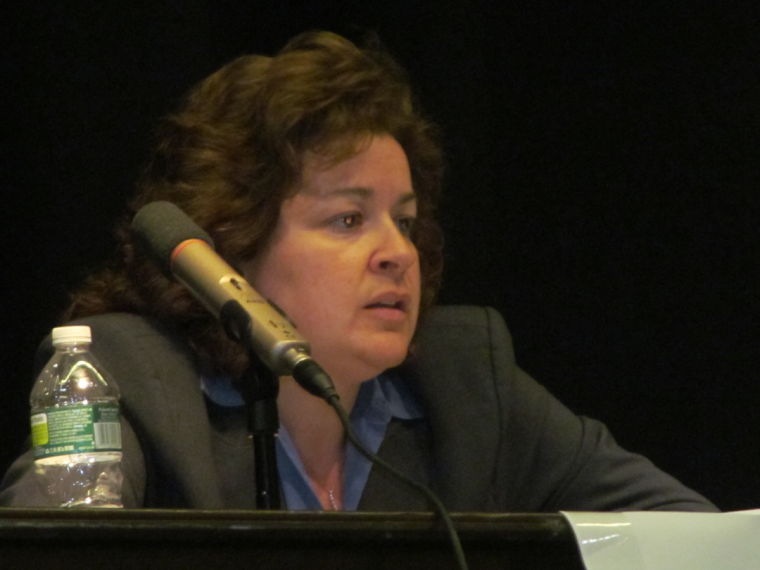 Old battle fought again in Mineola school board race