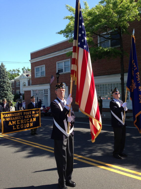 Parade honors veterans, students