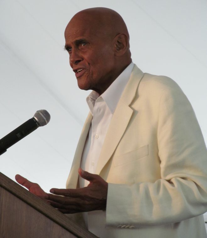 Belafonte addresses cancer survivors at North Shore-LIJ