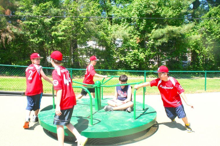 Redmen ballplayers go beyond hit and run Redmen ballplayers go beyond hit and run