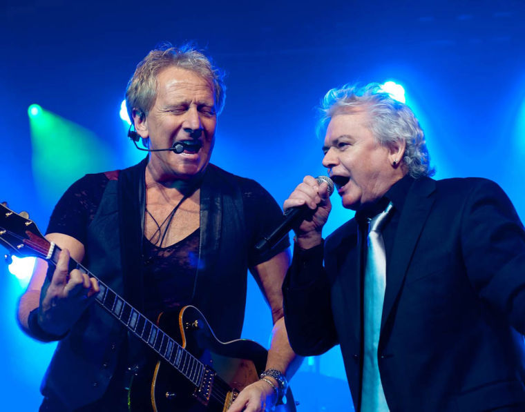 Air Supply brings world to Westbury