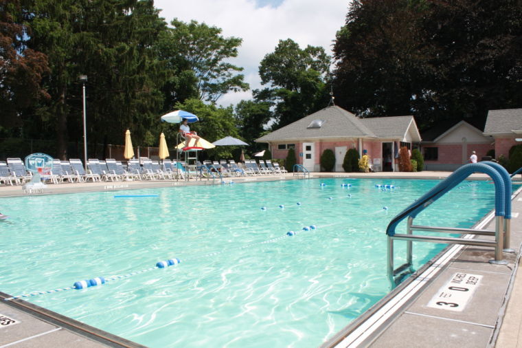 Roslyn Pines pool to hold open house