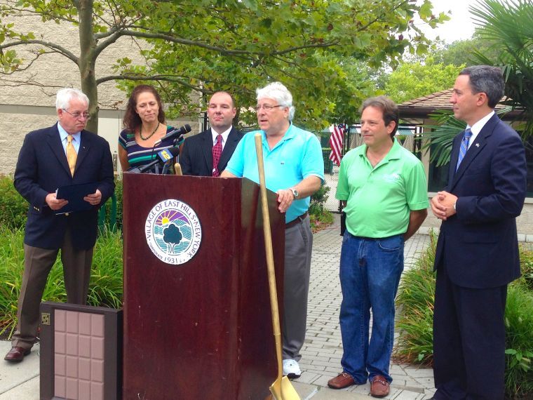 Palm trees donated to East Hills