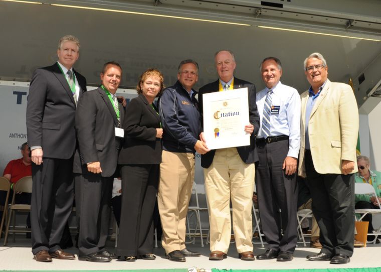 Hibernian prez honored by Mangano at Hofstra