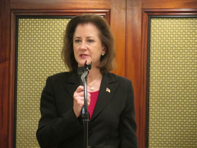 Celender talks economy at chamber breakfast Celender talks economy at chamber breakfast