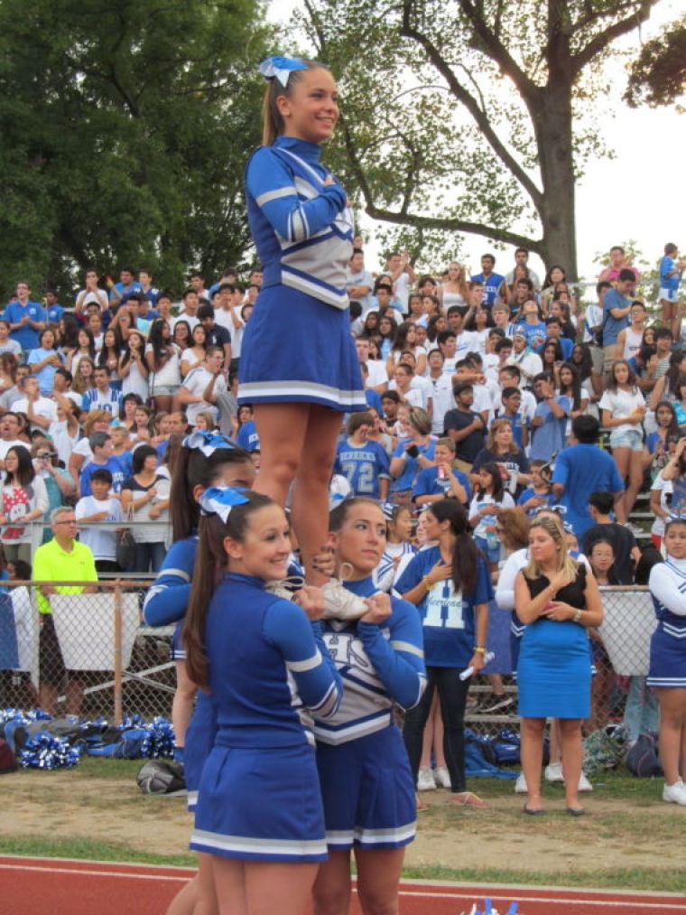 Spirits high at Herricks homecoming