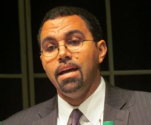 King defends Common Core at heated town hall King defends Common Core at heated town hall