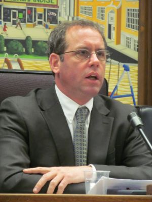 New Hyde Park trustees denounce LIRR third track plans New Hyde Park trustees denounce LIRR third track plans