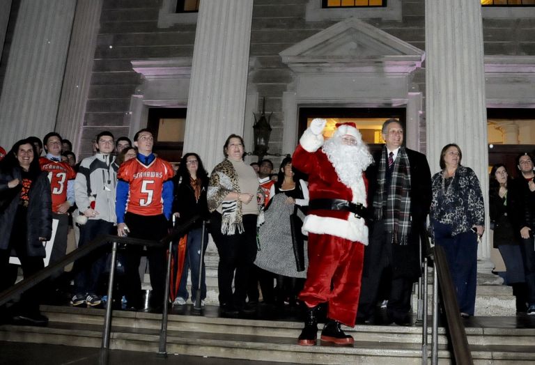 Mangano hosts holiday celebrations Mangano hosts holiday celebrations