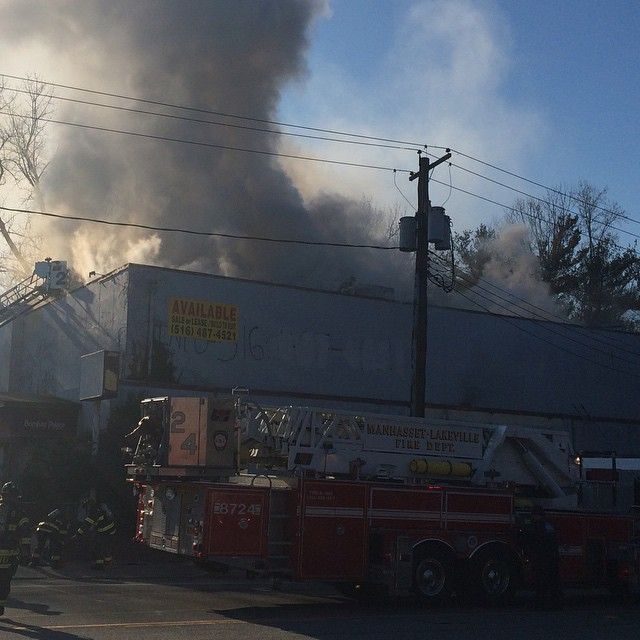 Fire erupts at former Manhasset restaurant