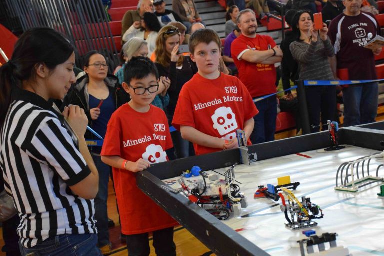 Mineola High hosts Lego robot tourney