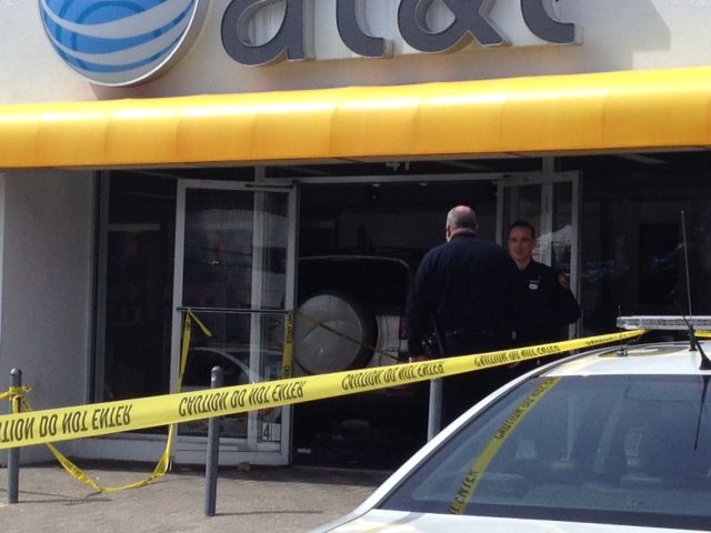 Woman killed, 2 injured as SUV crashes into Great Neck store