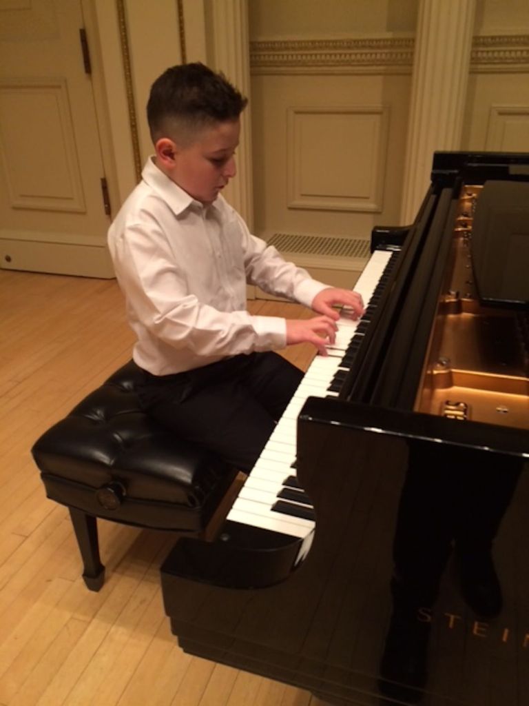 East Hills pianist, 9, plays Carnegie Hall East Hills pianist, 9, plays Carnegie Hall