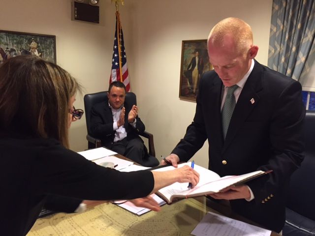Munsey Park approves budget, swears in Haggerty as mayor Munsey Park approves budget, swears in Haggerty as mayor